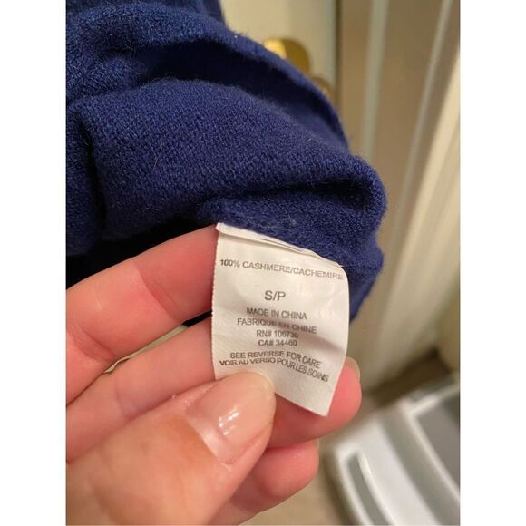 VINCE 100% cashmere v neck sweater - Picture 5 of 6